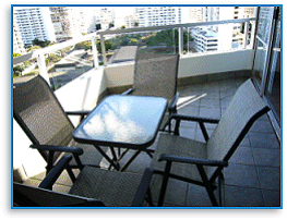 -Large spacious lanai w/ceramic tile deck-